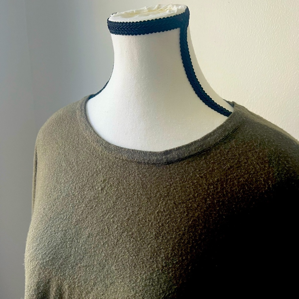 Cyrus | Sweater | XL | Green | Loose fit, Fringed Hem, Fitted Sleeves